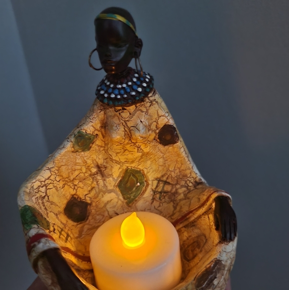 African Woman Tealight Holder - Picture 2 of 9